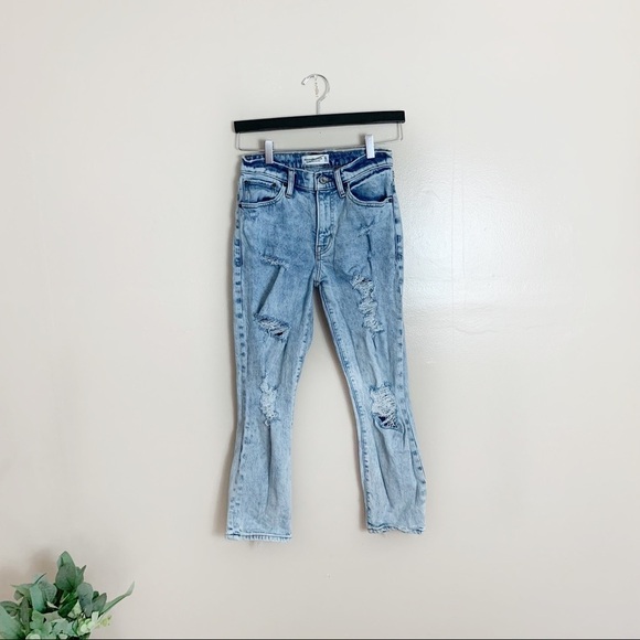 [Abercrombie & Fitch] Boyfriend Mid Rise Distressed Straight Leg Jeans - Picture 1 of 8